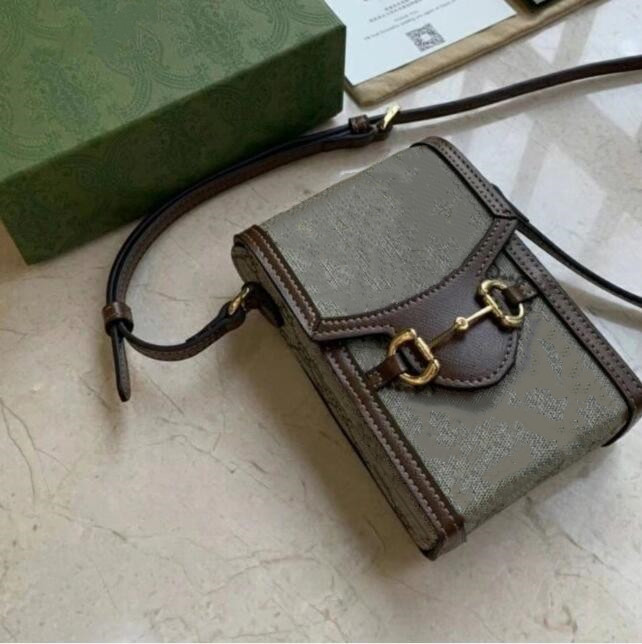 Fashion Men women brand mobile phone bags Clutch Wallet designer ShoulderBags real leather Mini Travelbag, Red;black
Fashion Men women brand mobile phone bags Clutch Wallet designer ShoulderBags real leather Mini Travelbag, Red;black