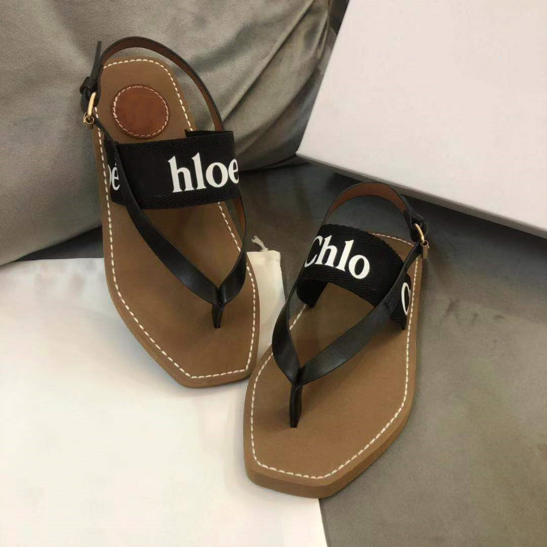 Fashion Designer Women Beach Sandals Embroidery Platform Shoes Flip Flops Loafers Summer Flats Shoes Ladies Sandals Slipper Size 35-42 With Box, Pink
Fashion Designer Women Beach Sandals Embroidery Platform Shoes Flip Flops Loafers Summer Flats Shoes Ladies Sandals Slipper Size 35-42 With Box, Pink