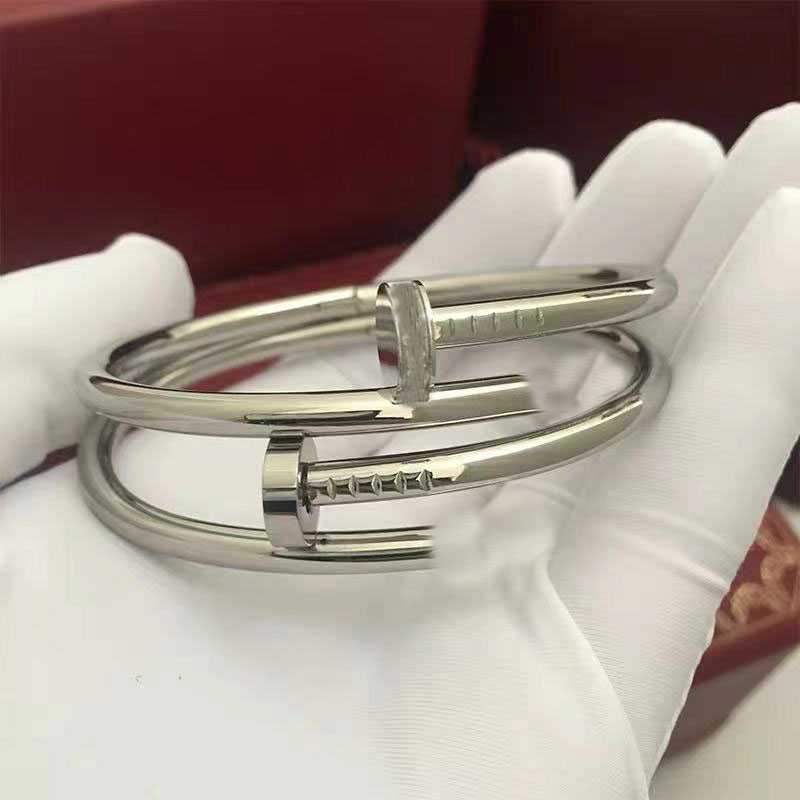 Fashion Classic 2021 Simple Nail Bracelet Creative Jewelry Bracelet Men and Women Neutral Jewelry, Black
Fashion Classic 2021 Simple Nail Bracelet Creative Jewelry Bracelet Men and Women Neutral Jewelry, Black