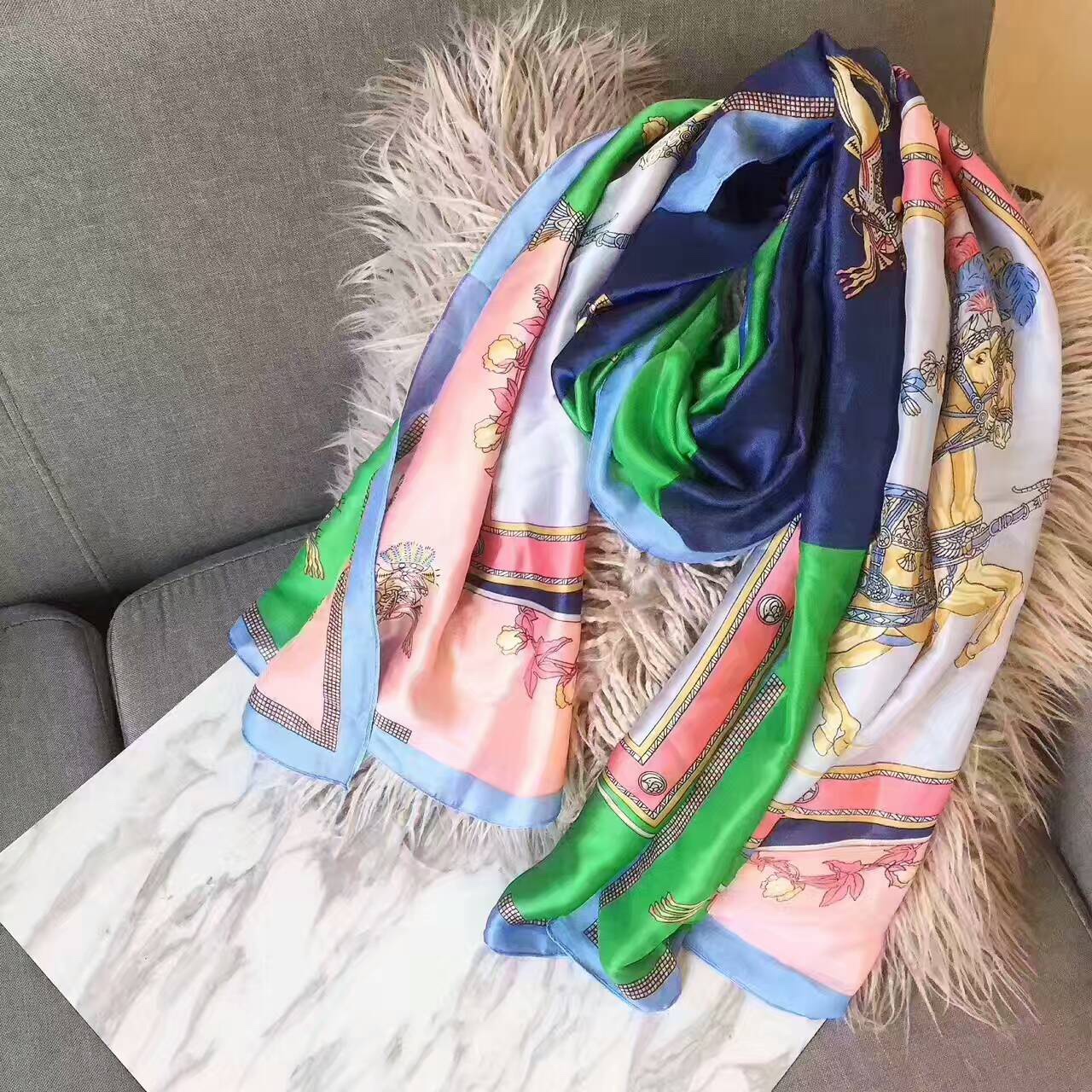 2022 Silk scarf Pashmina for Women Luxury Spring Autumn Summer Big Horse Floral Printed Long Scarves Scarfs Wrap 180x90Cm Shawls Gifts S
2022 Silk scarf Pashmina for Women Luxury Spring Autumn Summer Big Horse Floral Printed Long Scarves Scarfs Wrap 180x90Cm Shawls Gifts S