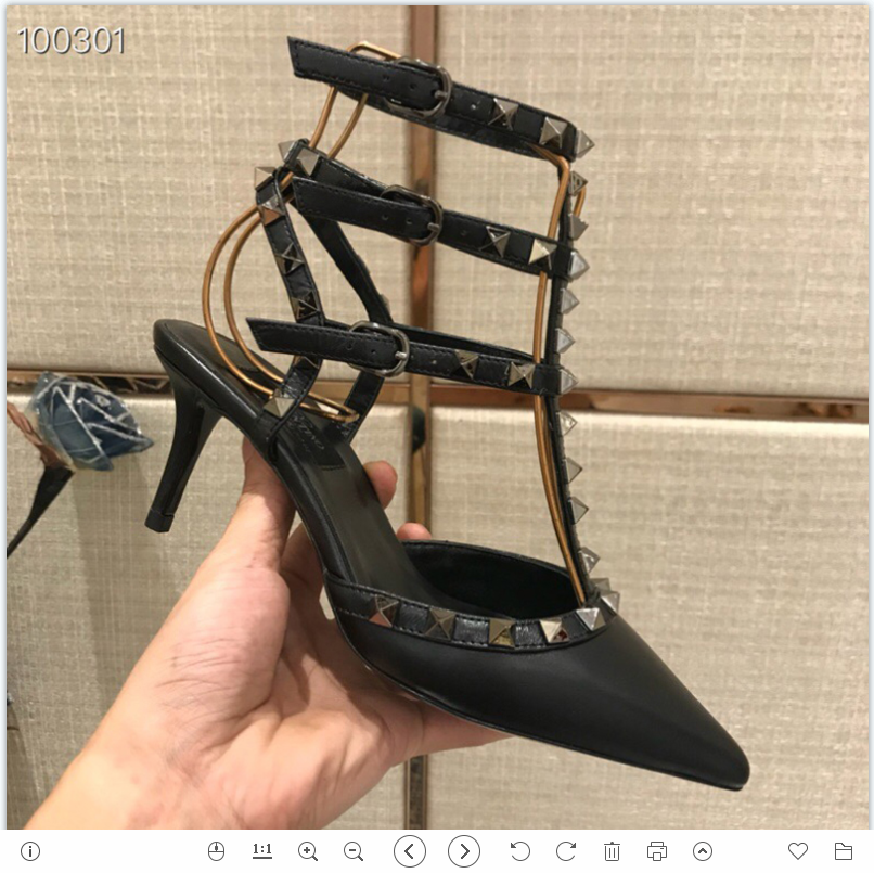 2021 Good Quality Fashion Women Luxurys Designers Shoes Designer Sandals Womens Luxury High Heels Sandal Dress Shoess With Box Size 35-41 -G430, Black
2021 Good Quality Fashion Women Luxurys Designers Shoes Designer Sandals Womens Luxury High Heels Sandal Dress Shoess With Box Size 35-41 -G430, Black