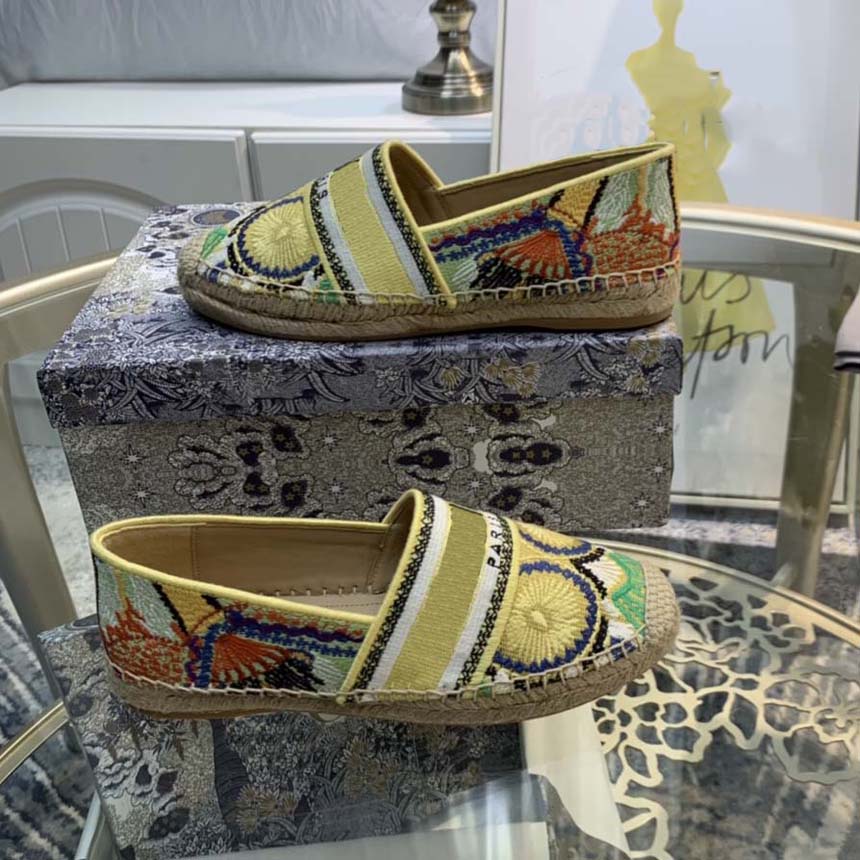 Classics Loafers Espadrilles casual shoe woman Luxurys Designers Shoes sneakers knitting fisherman Canvas and Fashion With box 08, #39
Classics Loafers Espadrilles casual shoe woman Luxurys Designers Shoes sneakers knitting fisherman Canvas and Fashion With box 08, #39