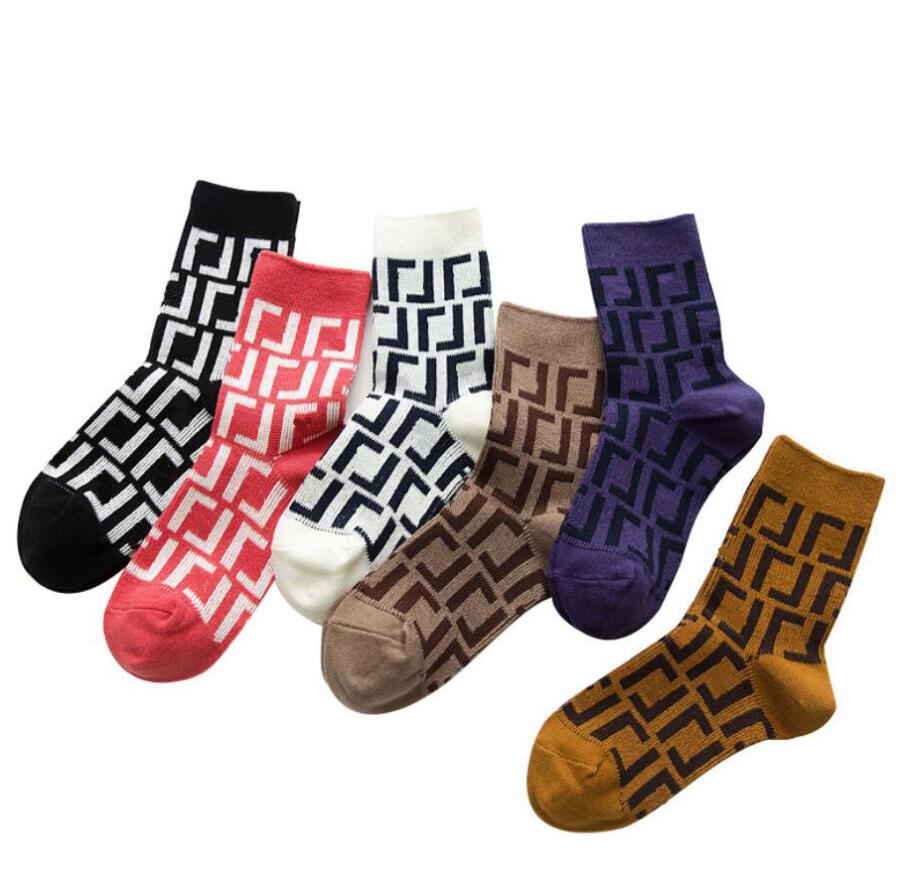 2021 Mens Womens Wool Knitting Socks Fashion Brand Designer Letter Printing Pure Cotton Underwear Stockings Outdoor Sports Winter Keep Warm Ventilate Hosiery
2021 Mens Womens Wool Knitting Socks Fashion Brand Designer Letter Printing Pure Cotton Underwear Stockings Outdoor Sports Winter Keep Warm Ventilate Hosiery