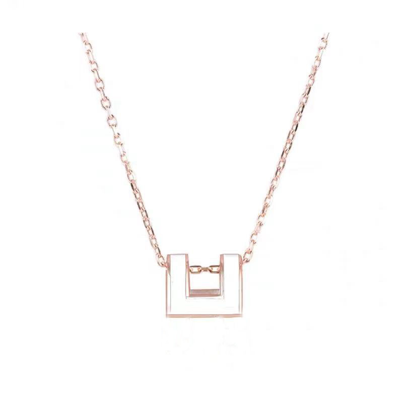 Fashion Classic H Pendant Lady Sliding Letter Necklace Luxury Original Exquisite Gift Box Packaging
Fashion Classic H Pendant Lady Sliding Letter Necklace Luxury Original Exquisite Gift Box Packaging