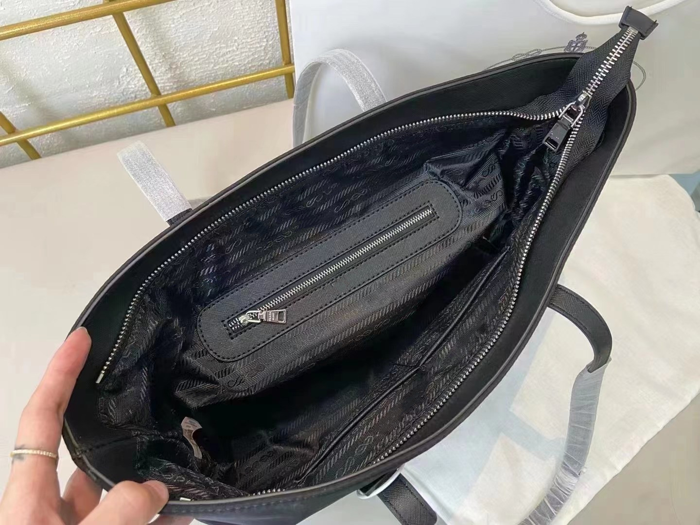 Classic High-end Women Designer tote bag 3 Pcs Set,Handbag Evening bags Purse triple Shoulder Bags black with logo
Classic High-end Women Designer tote bag 3 Pcs Set,Handbag Evening bags Purse triple Shoulder Bags black with logo