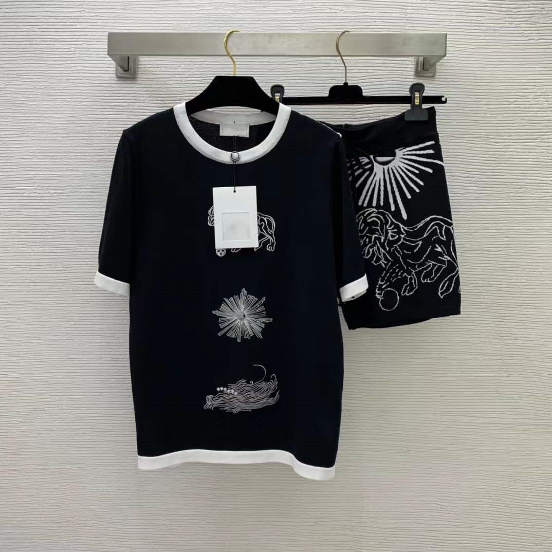 Two Piece Dress 2022 Spring Summer O Neck Short Sleeve Coat And Womens Fashion Print Tops And Shorts 2 Pieces Sets 0112-15, White
Two Piece Dress 2022 Spring Summer O Neck Short Sleeve Coat And Womens Fashion Print Tops And Shorts 2 Pieces Sets 0112-15, White