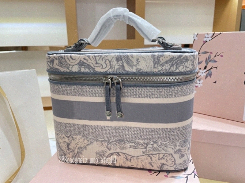 Womens fashion Cosmetic Bags designer canvas Oblique travel bag luxurys large capacity tiger pattern makeup storage box wash with boxs O6kO#
Womens fashion Cosmetic Bags designer canvas Oblique travel bag luxurys large capacity tiger pattern makeup storage box wash with boxs O6kO#