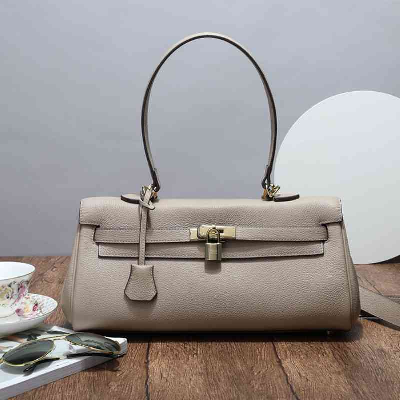 Women Luxurys Designers Bags 2021 spring fashion leather hand held underarm single cross carry Hi Designer Handbag Handbags Totes Crossbody Bag
Women Luxurys Designers Bags 2021 spring fashion leather hand held underarm single cross carry Hi Designer Handbag Handbags Totes Crossbody Bag