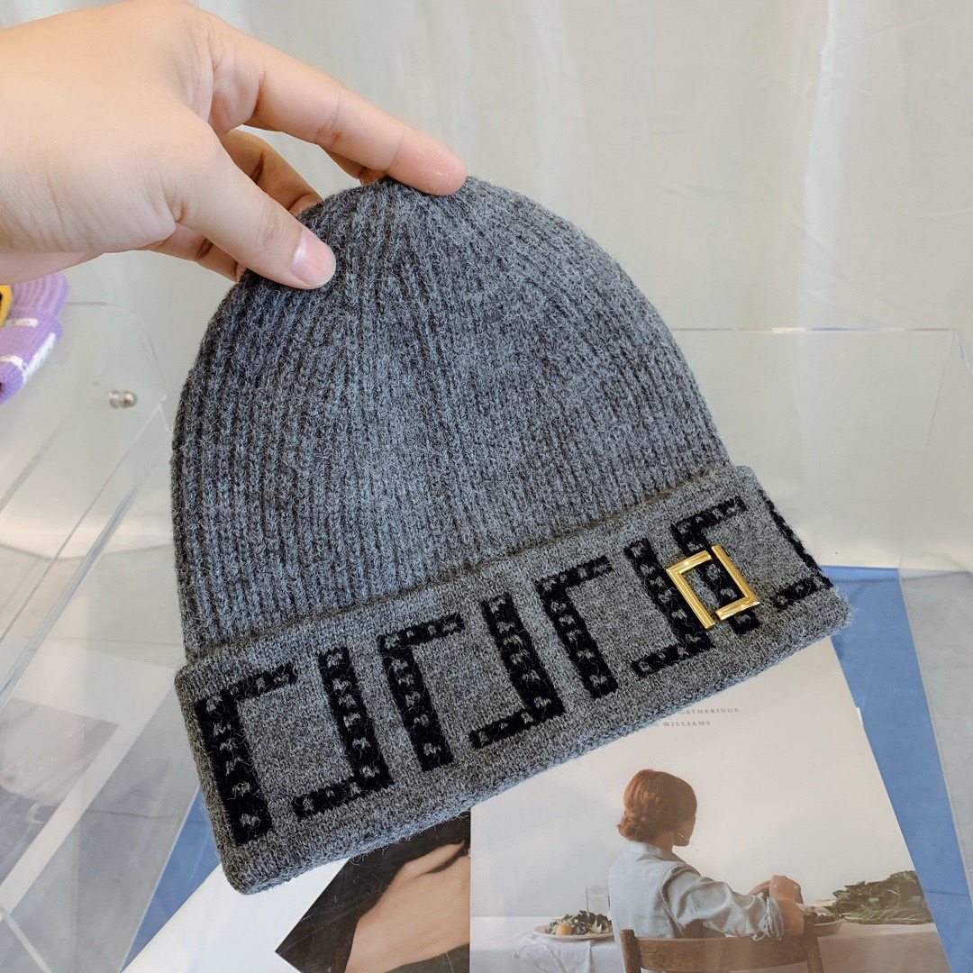 Beanie luxurys Designers beanies Winter hat Men's and women's fashion warm knitting caps high quality designer hats 7 colors good, Blue;gray
Beanie luxurys Designers beanies Winter hat Men's and women's fashion warm knitting caps high quality designer hats 7 colors good, Blue;gray