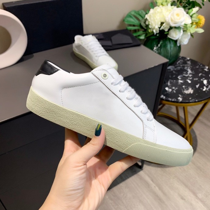 2021 Womens Mens Casual Shoes Red Bottom Sneaker Mesh Patchwork Matte Leather size35-45, Choose the color
2021 Womens Mens Casual Shoes Red Bottom Sneaker Mesh Patchwork Matte Leather size35-45, Choose the color