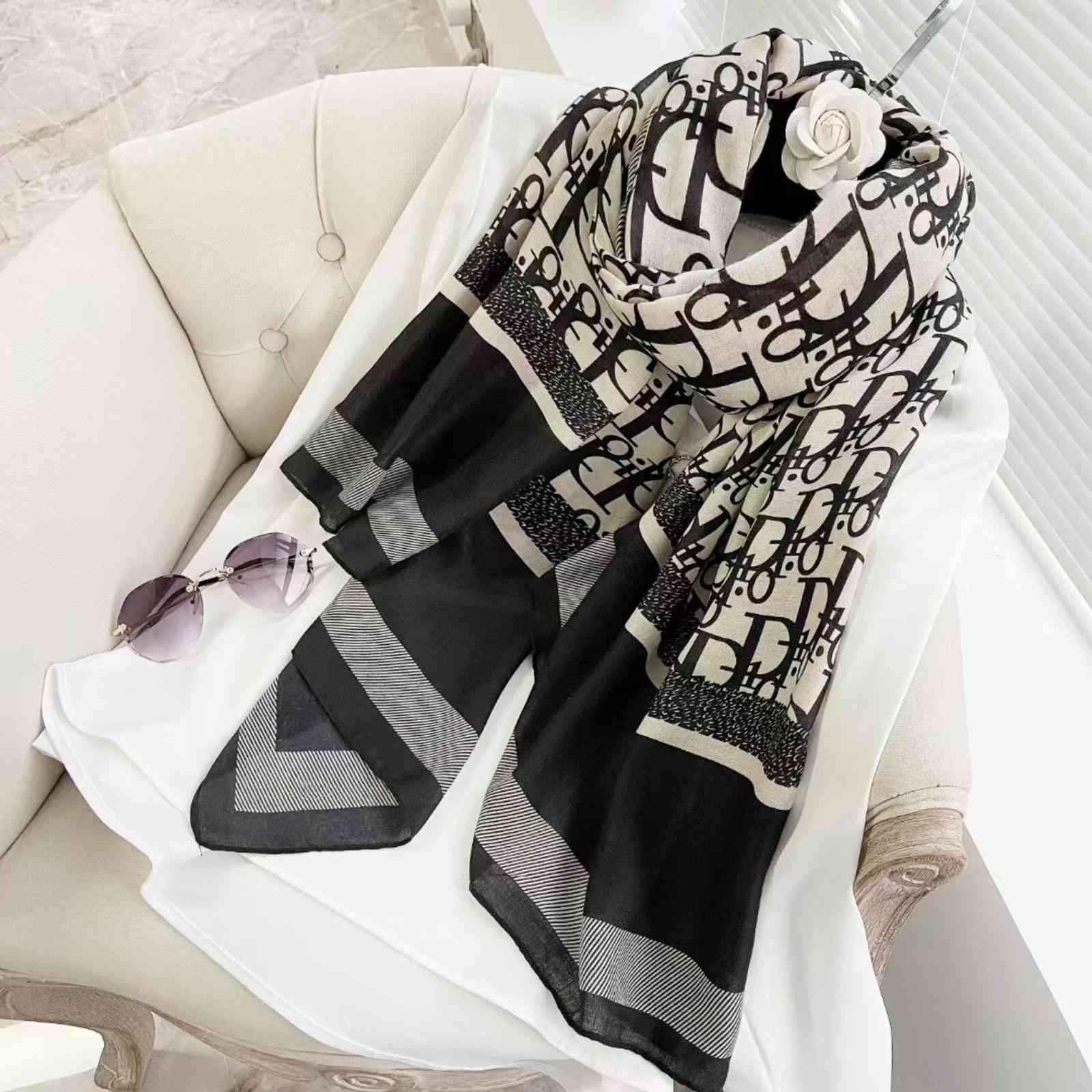 trend Design Autumn new cotton linen women's winter warm silk scarf letter thin and autumn shawl headdress
trend Design Autumn new cotton linen women's winter warm silk scarf letter thin and autumn shawl headdress