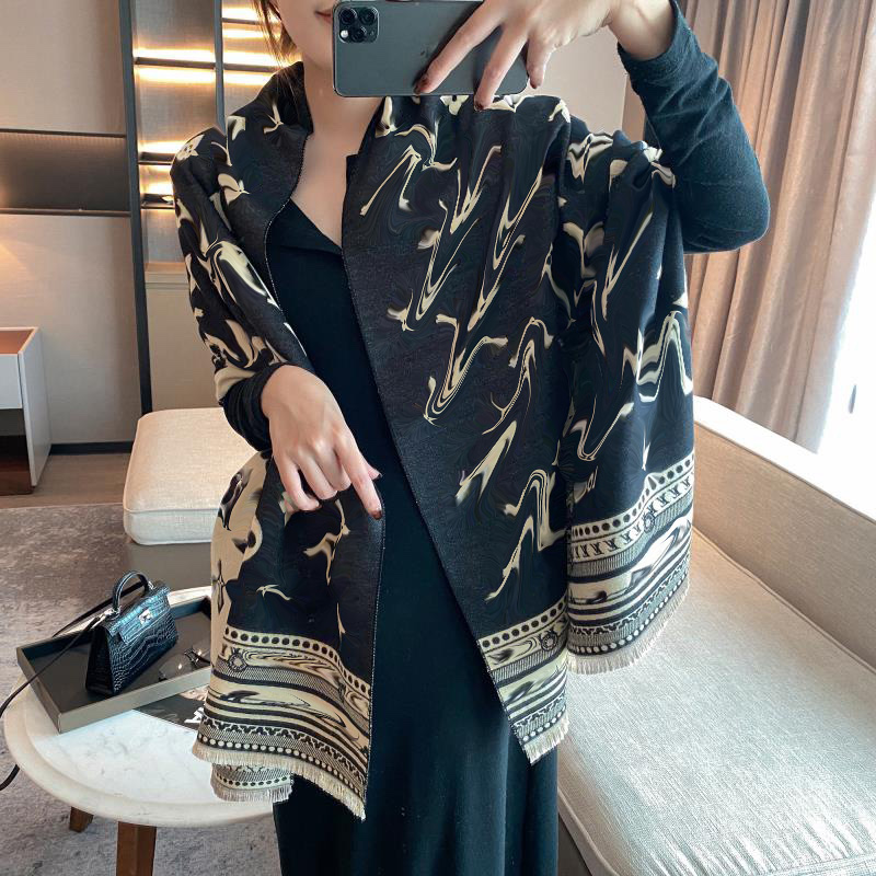 Fashion Cashmere Scarf Warm Scarves Elegant Pashmina Luxury Old Flowers Brand V Letters Print L Designers for Womens Long Shawls Wraps 6Colo, Blue;gray
Fashion Cashmere Scarf Warm Scarves Elegant Pashmina Luxury Old Flowers Brand V Letters Print L Designers for Womens Long Shawls Wraps 6Colo, Blue;gray