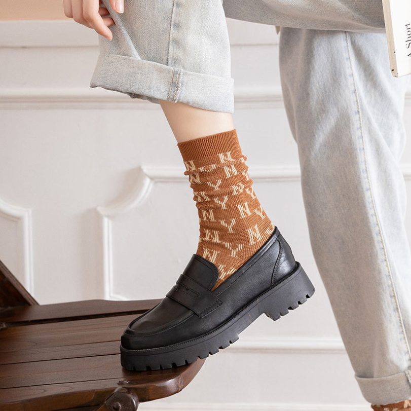 Spring And Autumn Women's Men's Color English Letter Socks Cotton Cuasal Socks Sport Socks Skateborad Sox EU 35-43