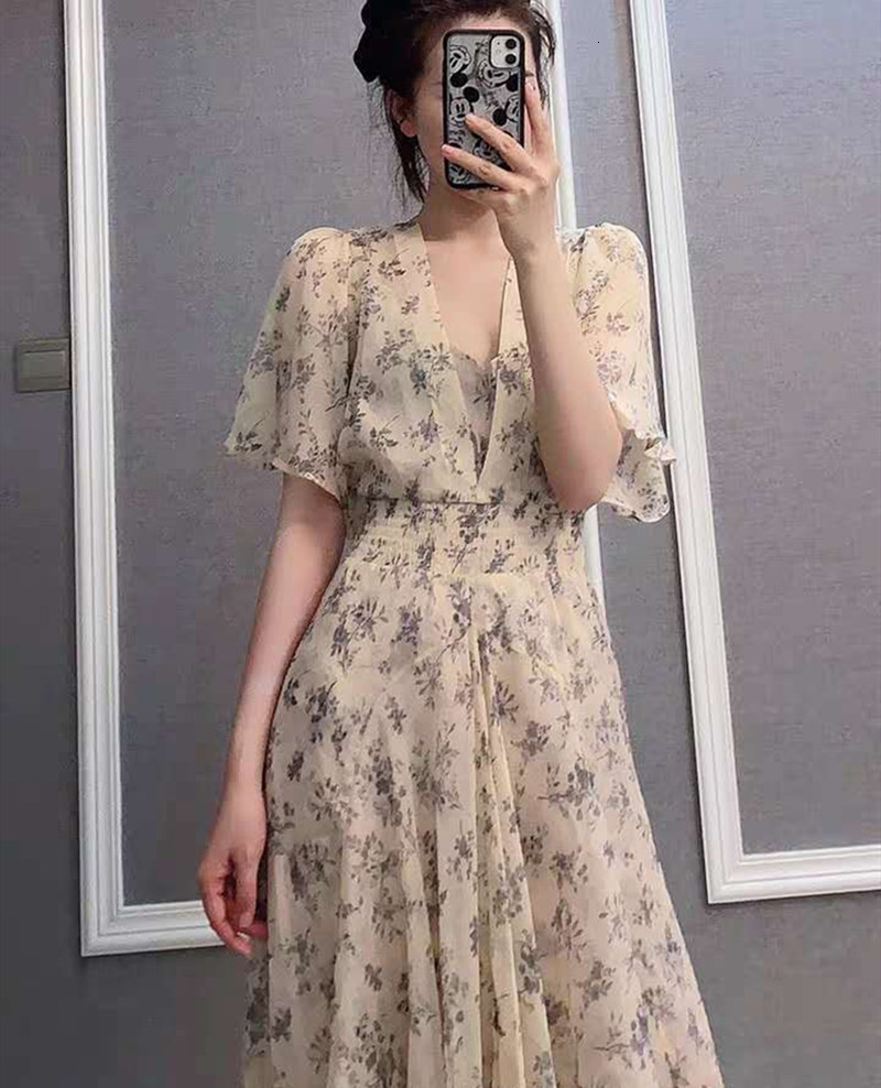 20 Fadan Spring and Summer V-neck Micro Perspective Irregular Floral Skirt Pleated Waist Short Sleeve Dress, Micro perspective dress
20 Fadan Spring and Summer V-neck Micro Perspective Irregular Floral Skirt Pleated Waist Short Sleeve Dress, Micro perspective dress