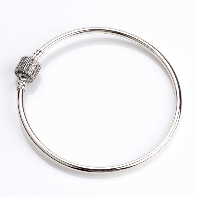 Authentic 925 Sterling Silver Bracelet Clear Cubic Zirconia Fits European Pandora Style Jewelry Charms & Beads 590723CZ with Original box
Authentic 925 Sterling Silver Bracelet Clear Cubic Zirconia Fits European Pandora Style Jewelry Charms & Beads 590723CZ with Original box