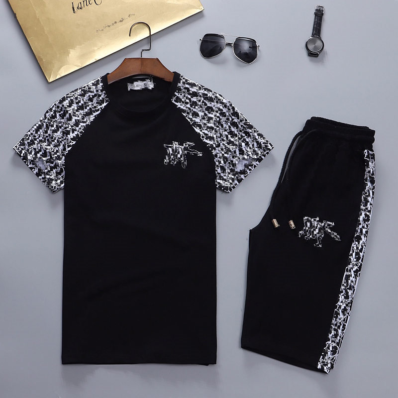 Men's tracksuit designer summer Men fashion Tracksuits 2021 Casual and breathable luxury clothing suit short-sleeved printed sportswear, Gray
Men's tracksuit designer summer Men fashion Tracksuits 2021 Casual and breathable luxury clothing suit short-sleeved printed sportswear, Gray
