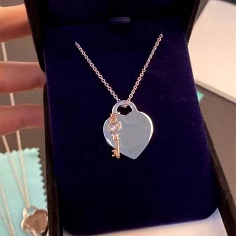 Chains 925 Sterling Silver Necklace Original Classical Charm Love Heart Key Logo Jewelry Free Home Delivery
Chains 925 Sterling Silver Necklace Original Classical Charm Love Heart Key Logo Jewelry Free Home Delivery