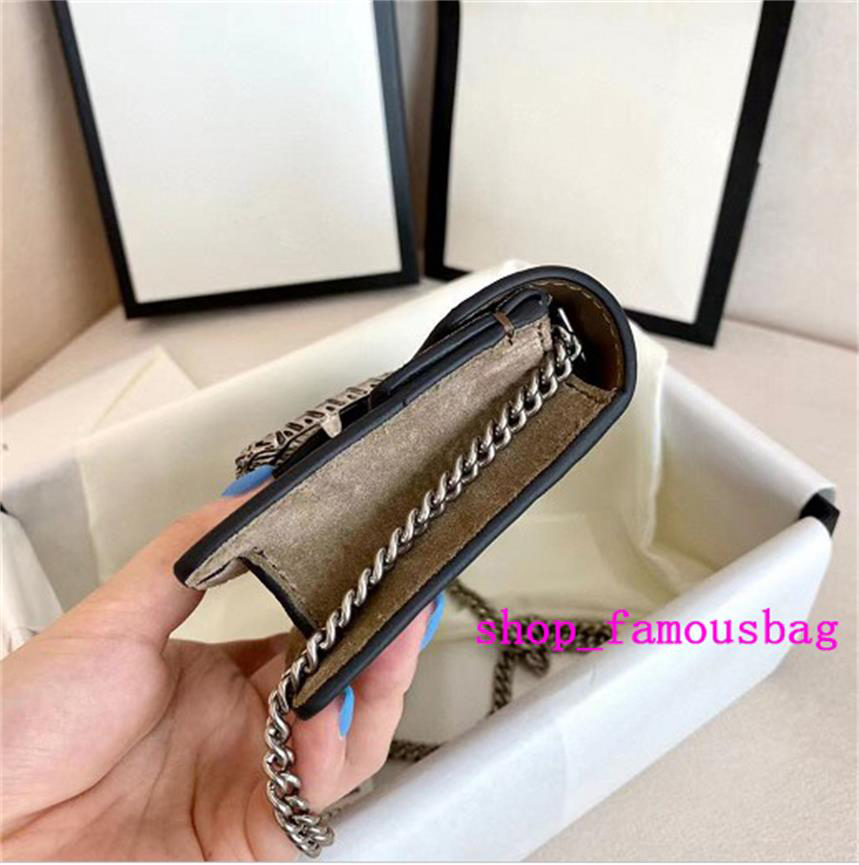 Hot sold Ladies supermini genuine leather women shoulder bag canvas genuine leather women wallets classic letter key chain crossbody bag
Hot sold Ladies supermini genuine leather women shoulder bag canvas genuine leather women wallets classic letter key chain crossbody bag