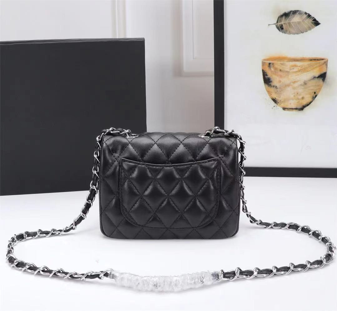 Top Designer Luxury Bags lady's Handbags 2021 Fashion Handbag high-end brand high quality Messenger bag suitable for living and going outcarry
Top Designer Luxury Bags lady's Handbags 2021 Fashion Handbag high-end brand high quality Messenger bag suitable for living and going outcarry