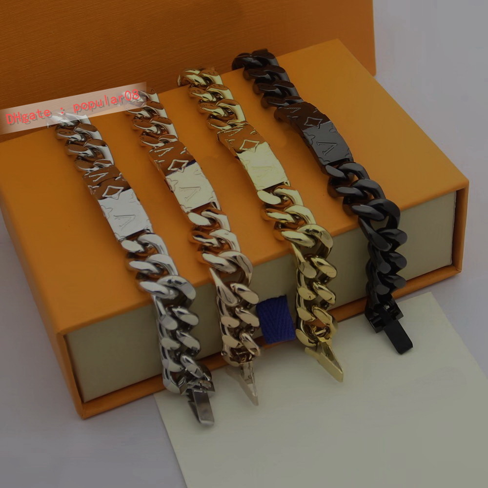 Europe America Fashion Style Men Lady Women Titanium steel Thick Chain Bracelet With Engraved V Initials Flower Square Pendant M62486
Europe America Fashion Style Men Lady Women Titanium steel Thick Chain Bracelet With Engraved V Initials Flower Square Pendant M62486
