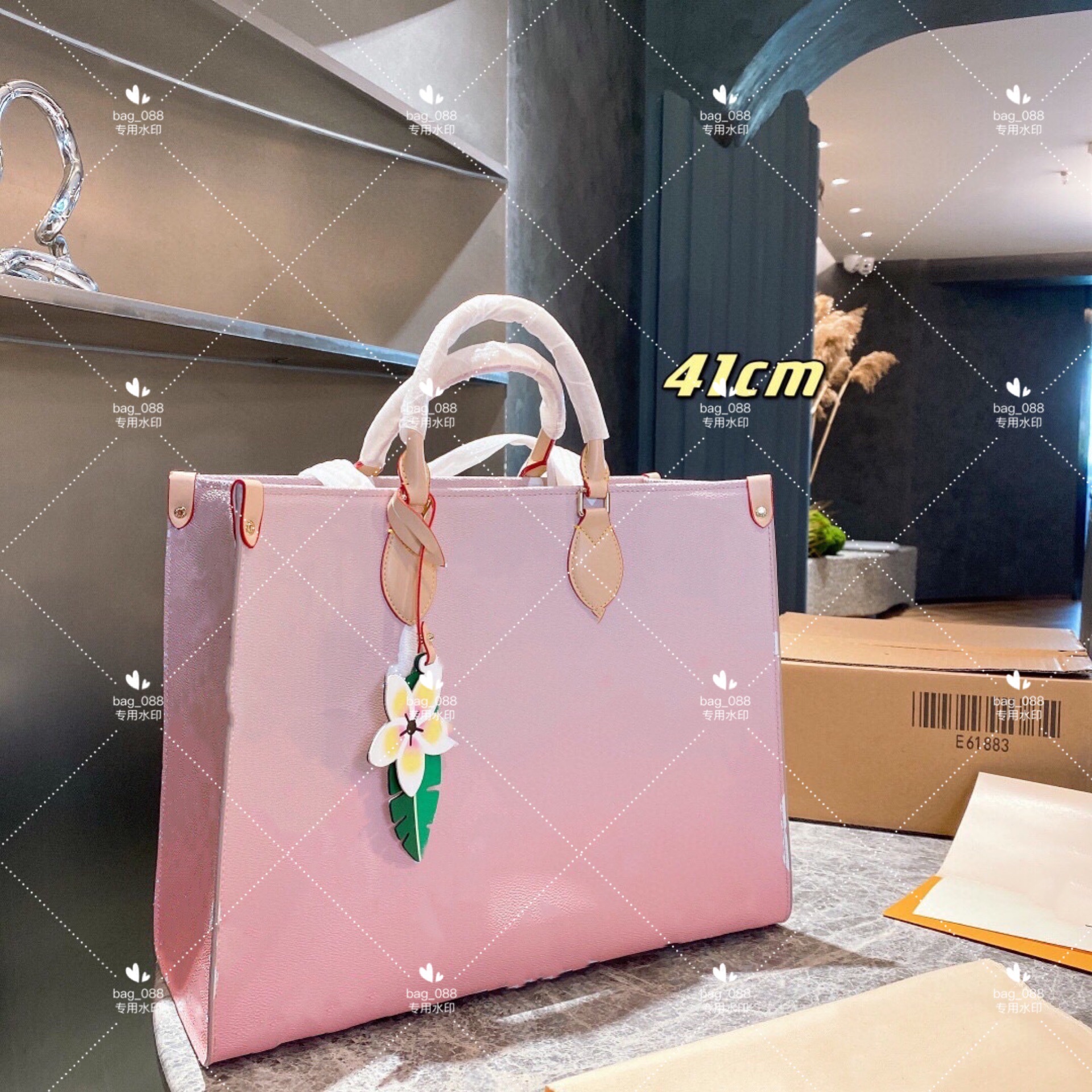 Women Luxurys Designers Handbags 2021 M45320 Ladies Tote Shopping Bags Wholesale Handbag Fashion Onthe Classic Letter Purse 23 32 41cm On The Go, Customize
Women Luxurys Designers Handbags 2021 M45320 Ladies Tote Shopping Bags Wholesale Handbag Fashion Onthe Classic Letter Purse 23 32 41cm On The Go, Customize
