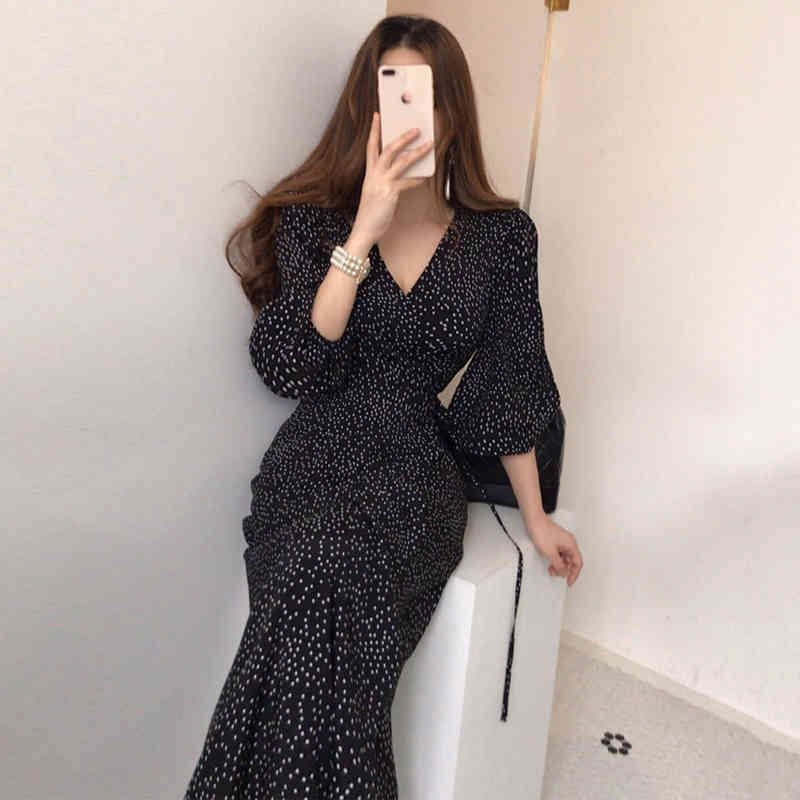Arrival Korea Fashion Chic Bohemian Sexy V Neck Vintage Floral Printed Long Maxi Dresses Lantern Sleeve Beach Vestidos 210520