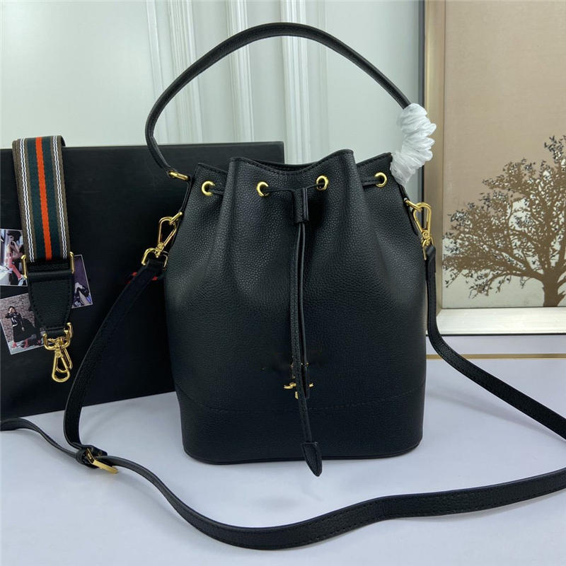 PR Diagramme Drawstring Tambour Leather Bucket Bag Women's Crossbody Handbag Shoulder Bag Size: 21*25*15CM
PR Diagramme Drawstring Tambour Leather Bucket Bag Women's Crossbody Handbag Shoulder Bag Size: 21*25*15CM