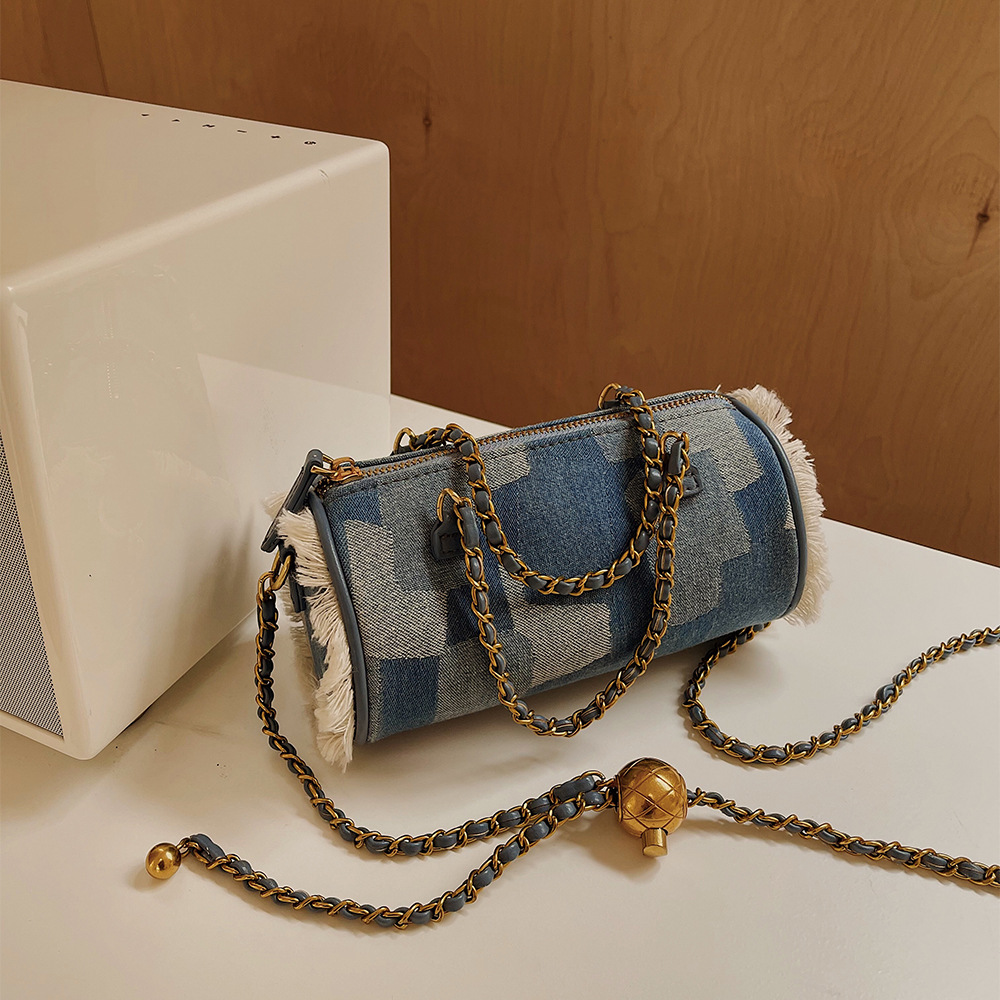 Niche design denim chain fashion wild beggar cylinder summer trend shoulder messenger bags, Denim blue
Niche design denim chain fashion wild beggar cylinder summer trend shoulder messenger bags, Denim blue