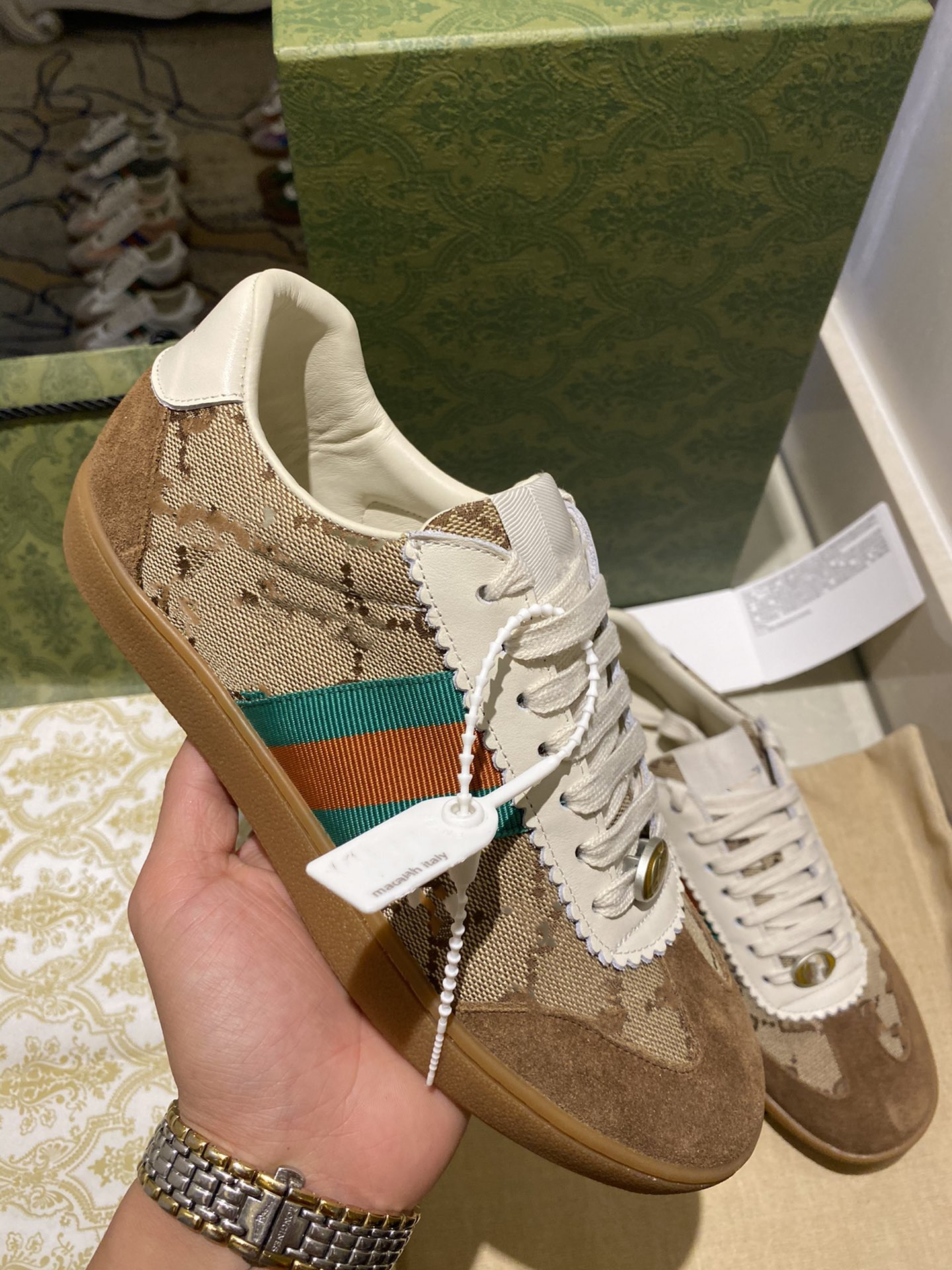 designer lady Flat Casual shoes leather platform sneaker Letters lace-up luxury woman shoes fashion new men Printed shoes Large size 0704, 04
designer lady Flat Casual shoes leather platform sneaker Letters lace-up luxury woman shoes fashion new men Printed shoes Large size 0704, 04
