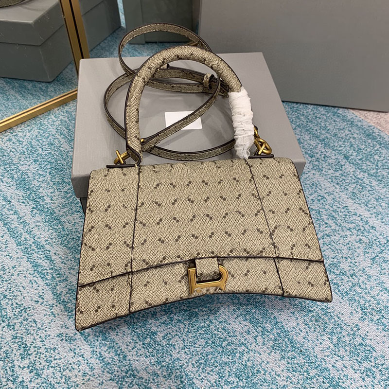 Fashion handbag designer shoulder messenger bag wallet handbags dinner bags leather luggage tag high quality 1:1 coin purse, Freight compensation
Fashion handbag designer shoulder messenger bag wallet handbags dinner bags leather luggage tag high quality 1:1 coin purse, Freight compensation