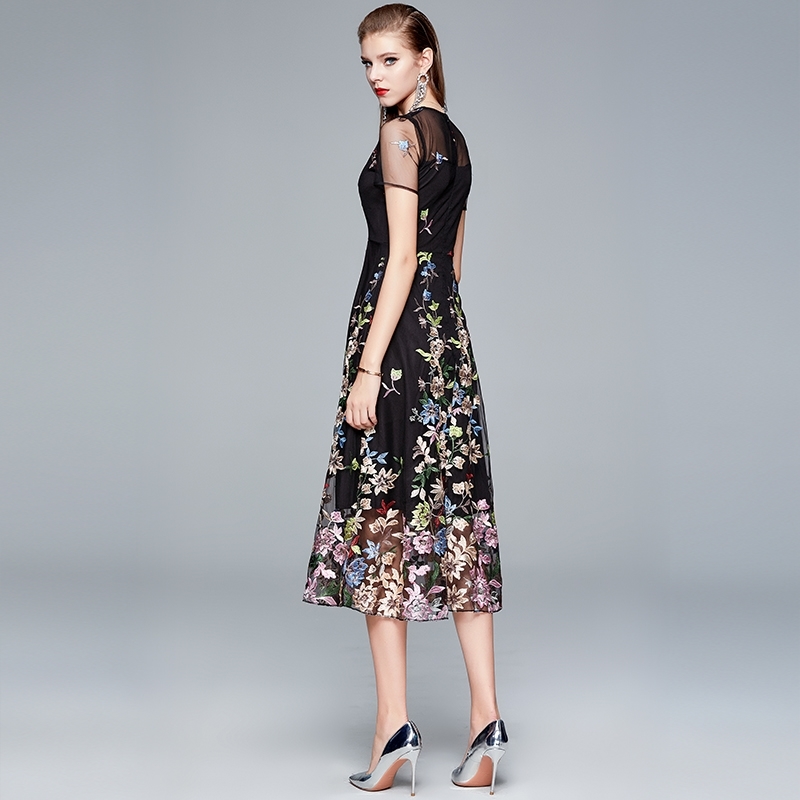 Summer Embroidery Party Dress Women Short sleeve Flower Embroidered Slim Waist Vintage Mesh Runway Dresses 210520