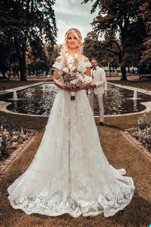 2021 Modern Wedding Dresses Long-Sleeve Lace Tulle A Line Chiffon Chic Bridal Gowns Sweep Train Vestidos De Novia Beach Wedding Dress