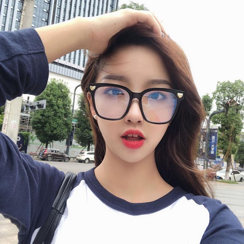 Fashion Sunglasses Frames Retro Mens Glasses Frame Computer Eyeglasses Women Anti-blue Light Transparent Clear Pink Plastic
Fashion Sunglasses Frames Retro Mens Glasses Frame Computer Eyeglasses Women Anti-blue Light Transparent Clear Pink Plastic