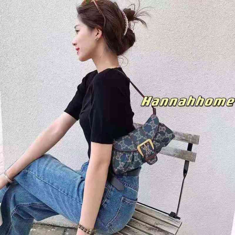 Designer Handbags On Clearance antique armpit niche denim middle ancient French stick single shoulder half moon women's, Blue
Designer Handbags On Clearance antique armpit niche denim middle ancient French stick single shoulder half moon women's, Blue