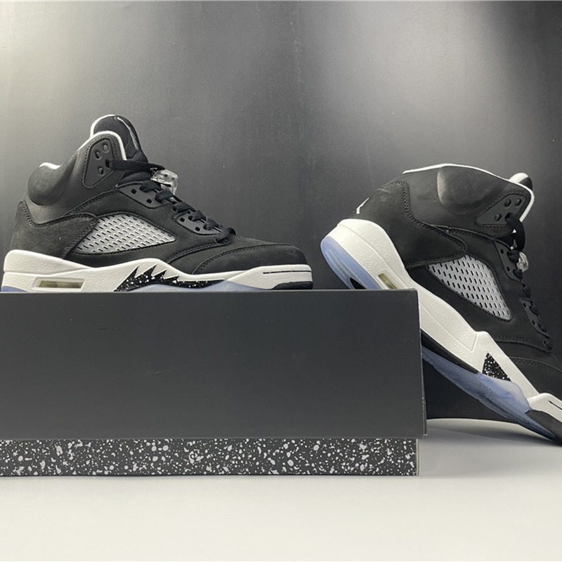 Shoes Air 5 Oreo CT4838-011 Black White Cool Grey 5s V Women Men Sneakers Trainers Original
Shoes Air 5 Oreo CT4838-011 Black White Cool Grey 5s V Women Men Sneakers Trainers Original