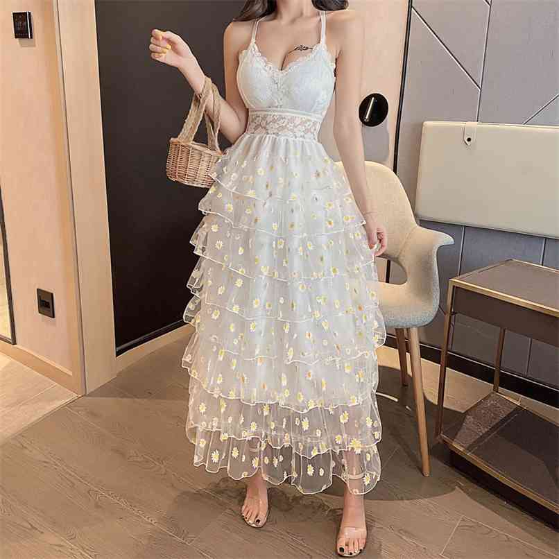 Sexy Lace Patchwork Hollow Backless Spaghetti strap Long Beach Dress Women Summer Daisy Printting Layered Ruffle Cake 210602, Black
Sexy Lace Patchwork Hollow Backless Spaghetti strap Long Beach Dress Women Summer Daisy Printting Layered Ruffle Cake 210602, Black