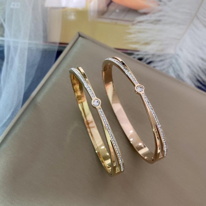 Bangle 2021 Style Knotted Independent Packaging Women's Titanium Steel Bracelet Fashion Gift Charm Bracelets For Women
Bangle 2021 Style Knotted Independent Packaging Women's Titanium Steel Bracelet Fashion Gift Charm Bracelets For Women