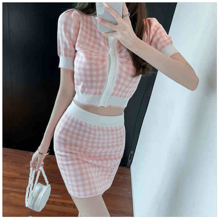 Sweet Plaid 2 Piece Set Women's Knitted O Neck Single-Breasted Short Sleeve Sleeved Top + Mini Skirts Women Suit 210519