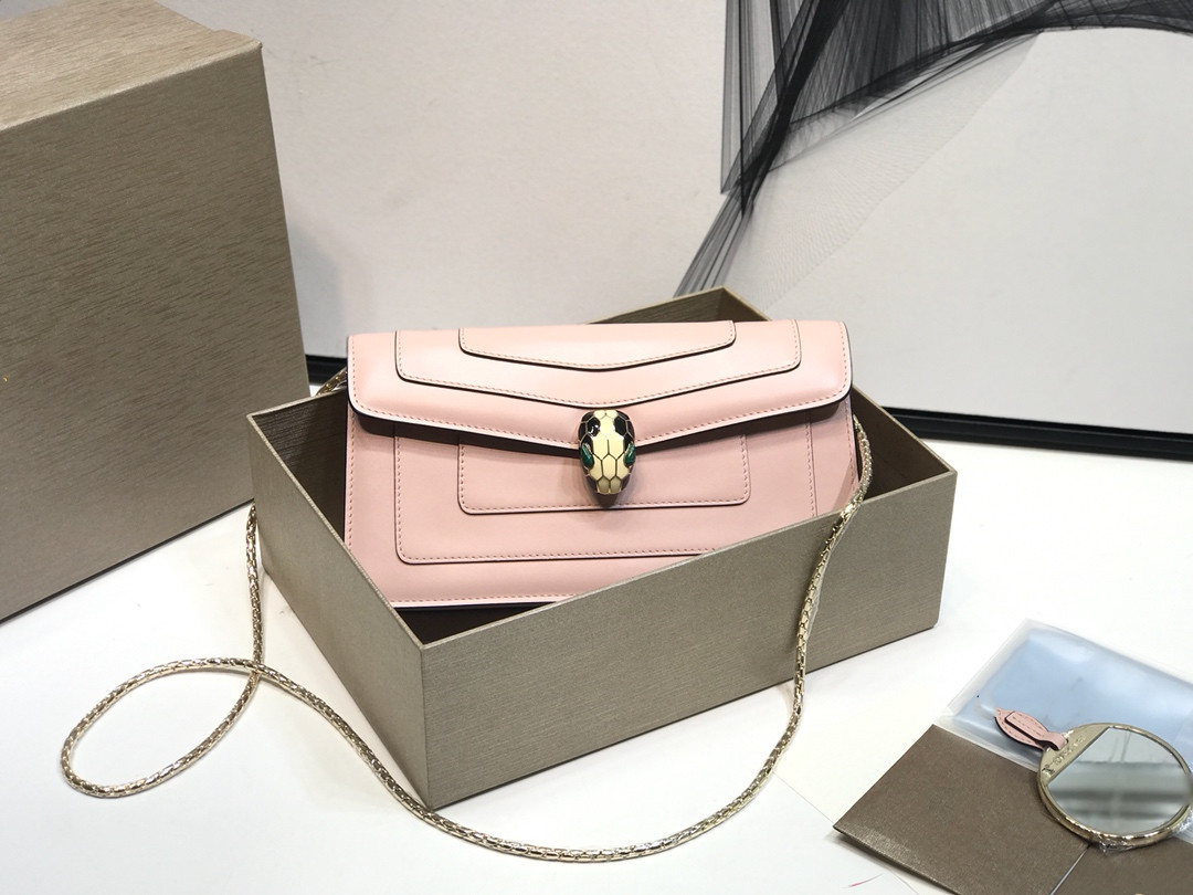 Classic single-layer hand bag enamel snake head can be used to carry the original calf leather matching raincoat and make-up