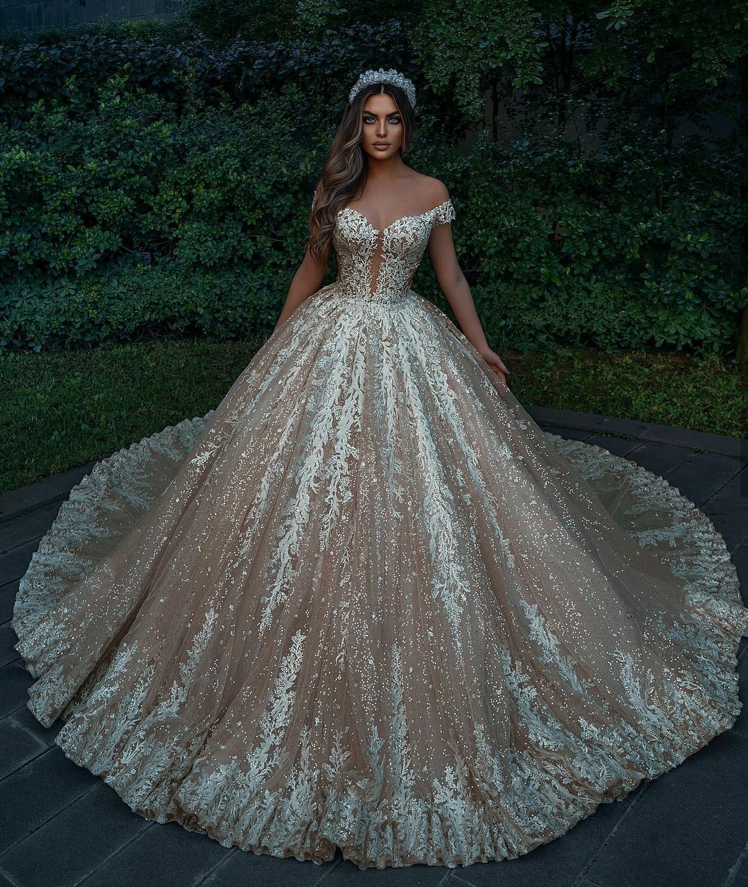 2021 Giltter Champagne Wedding Dresses with Ivory Lace Appliques Bridal Gowns Off Shoulder Saudi Arabic Plus Size vestido de novia
