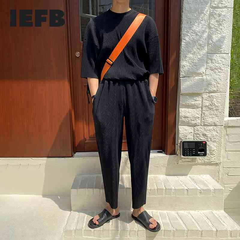 IEFB Men's Short Sleeve T-shirt Loose Causal Summer Ice Silk Pleated Fabric Suit Korean Fashion Sports Two Pieces Set 9Y7212 210524, Black set
IEFB Men's Short Sleeve T-shirt Loose Causal Summer Ice Silk Pleated Fabric Suit Korean Fashion Sports Two Pieces Set 9Y7212 210524, Black set