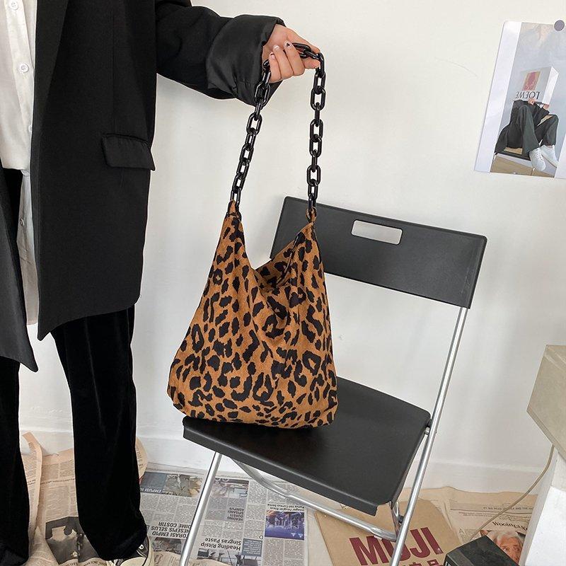 Evening Bags Tote Chain Shoulder For Women 2022 Summer Fashion Leopard Luxury High-quality Big Capacity Casual Ladies Handbags Black
Evening Bags Tote Chain Shoulder For Women 2022 Summer Fashion Leopard Luxury High-quality Big Capacity Casual Ladies Handbags Black