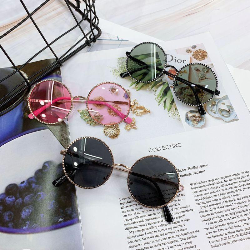 Sunglasses B121 Metal Personality Chain Round Frame Glasses Chaotong Street Pography Clothing Matching Mirror1
Sunglasses B121 Metal Personality Chain Round Frame Glasses Chaotong Street Pography Clothing Matching Mirror1