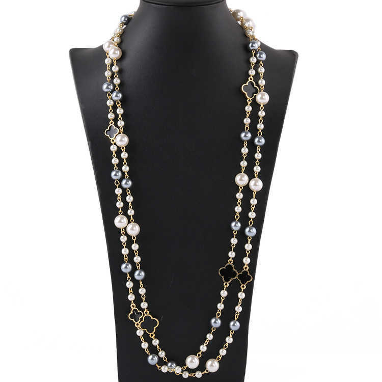 Designer Classic Vintage Clover Flower Bright Pearl Multi Layer Long Sweater Statement Necklace For Woman Elegant Locket Necklaces
Designer Classic Vintage Clover Flower Bright Pearl Multi Layer Long Sweater Statement Necklace For Woman Elegant Locket Necklaces