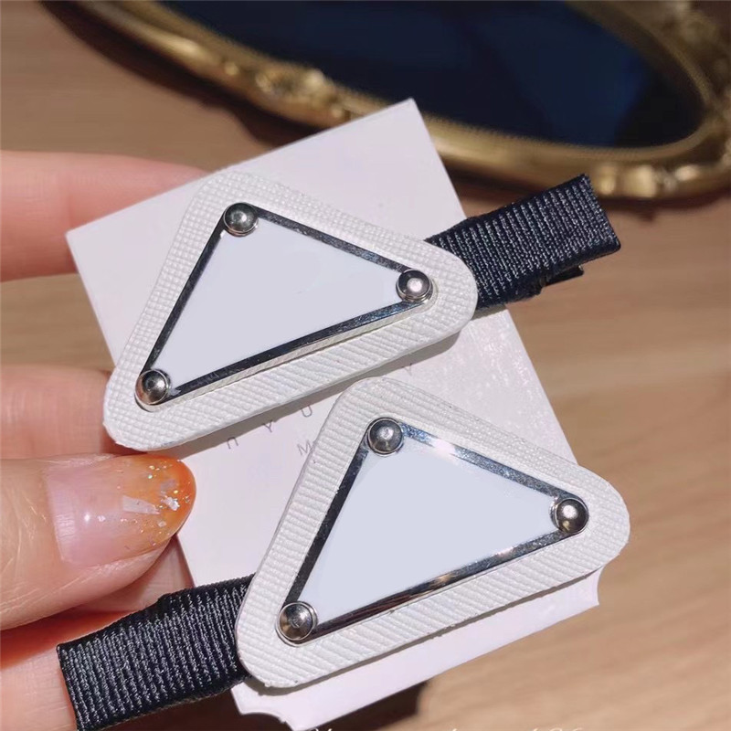 Classic Letter Women Barrettes Triangle Designer Outdoor Hair Clips For Gift Party Hairgrip Trendy Girl Accessories, Golden;silver
Classic Letter Women Barrettes Triangle Designer Outdoor Hair Clips For Gift Party Hairgrip Trendy Girl Accessories, Golden;silver