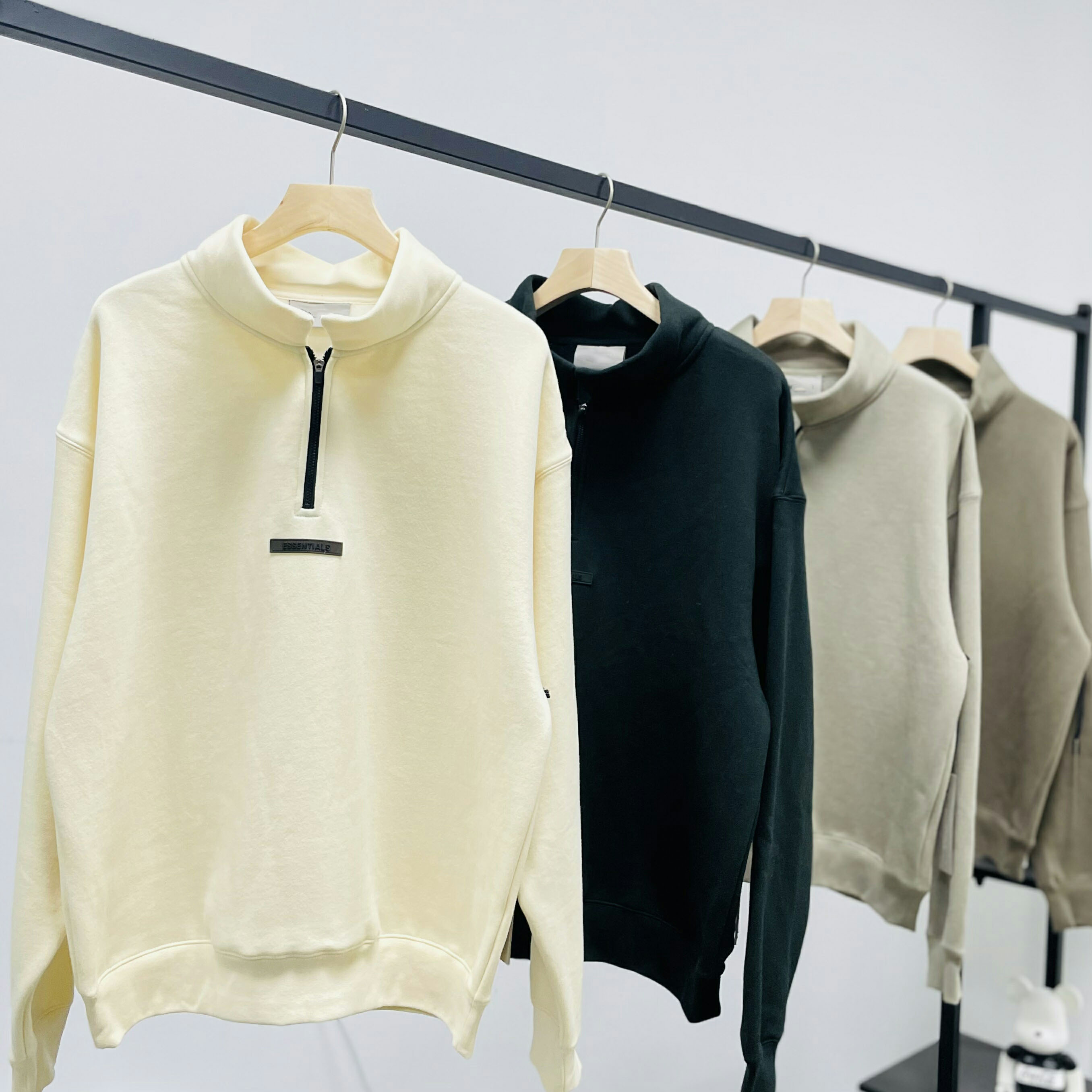 21ss newest fear of god mens hoodies fog double line high quality essentials half zipper letter pullover sweater thick hoodie womens, I need see other product
21ss newest fear of god mens hoodies fog double line high quality essentials half zipper letter pullover sweater thick hoodie womens, I need see other product
