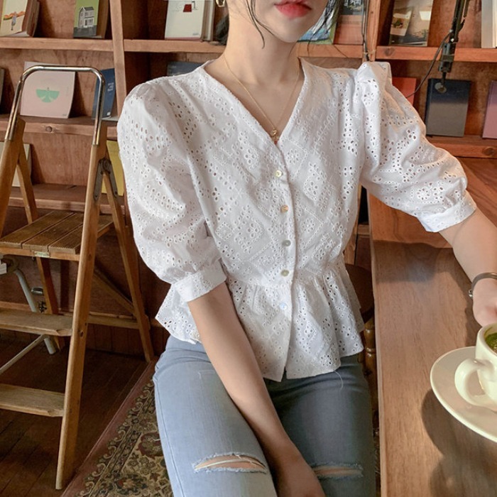 Crochet Hollow Puff Sleeve V-neck Lace Shirt Women Summer Ruffled Short Slim Waist Single Breasted White Blouse 210422