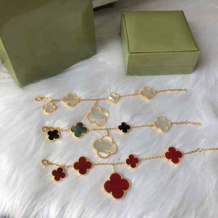New Fashion Luxury brand 100% 925 Sterling Sier Clover Motifs Bracelet High Quality mixed Leaf Lucky Bracelets for Women
New Fashion Luxury brand 100% 925 Sterling Sier Clover Motifs Bracelet High Quality mixed Leaf Lucky Bracelets for Women