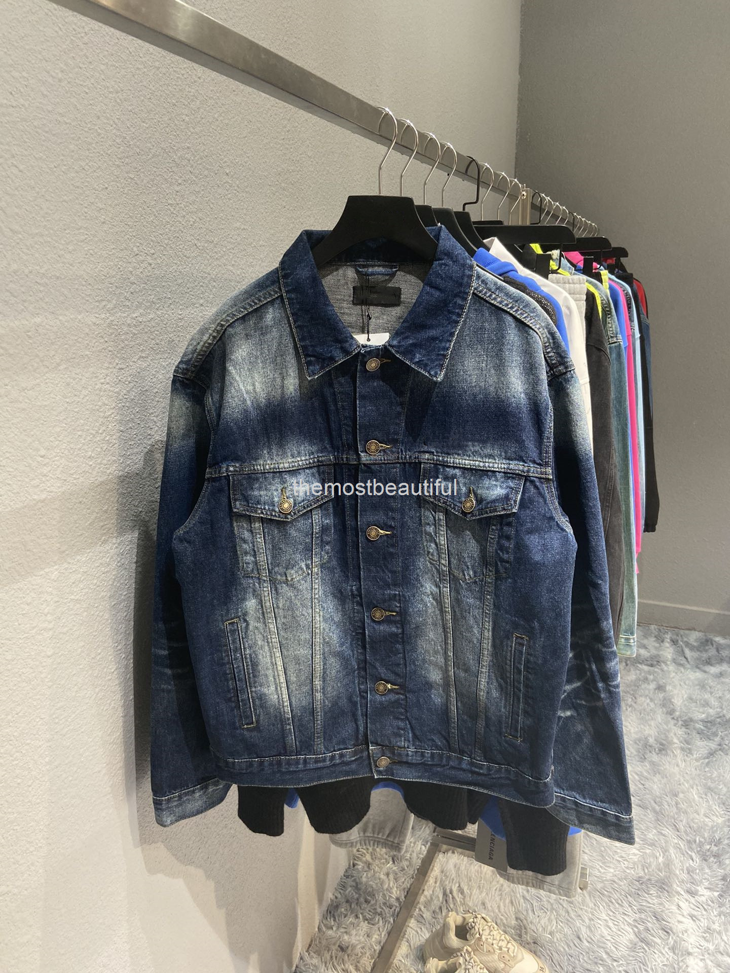 Women's Jackets Autumn and winter high version b home letter embroidery heavy industry washing jacket classic loose men's women's denim, 2# packing bag
Women's Jackets Autumn and winter high version b home letter embroidery heavy industry washing jacket classic loose men's women's denim, 2# packing bag