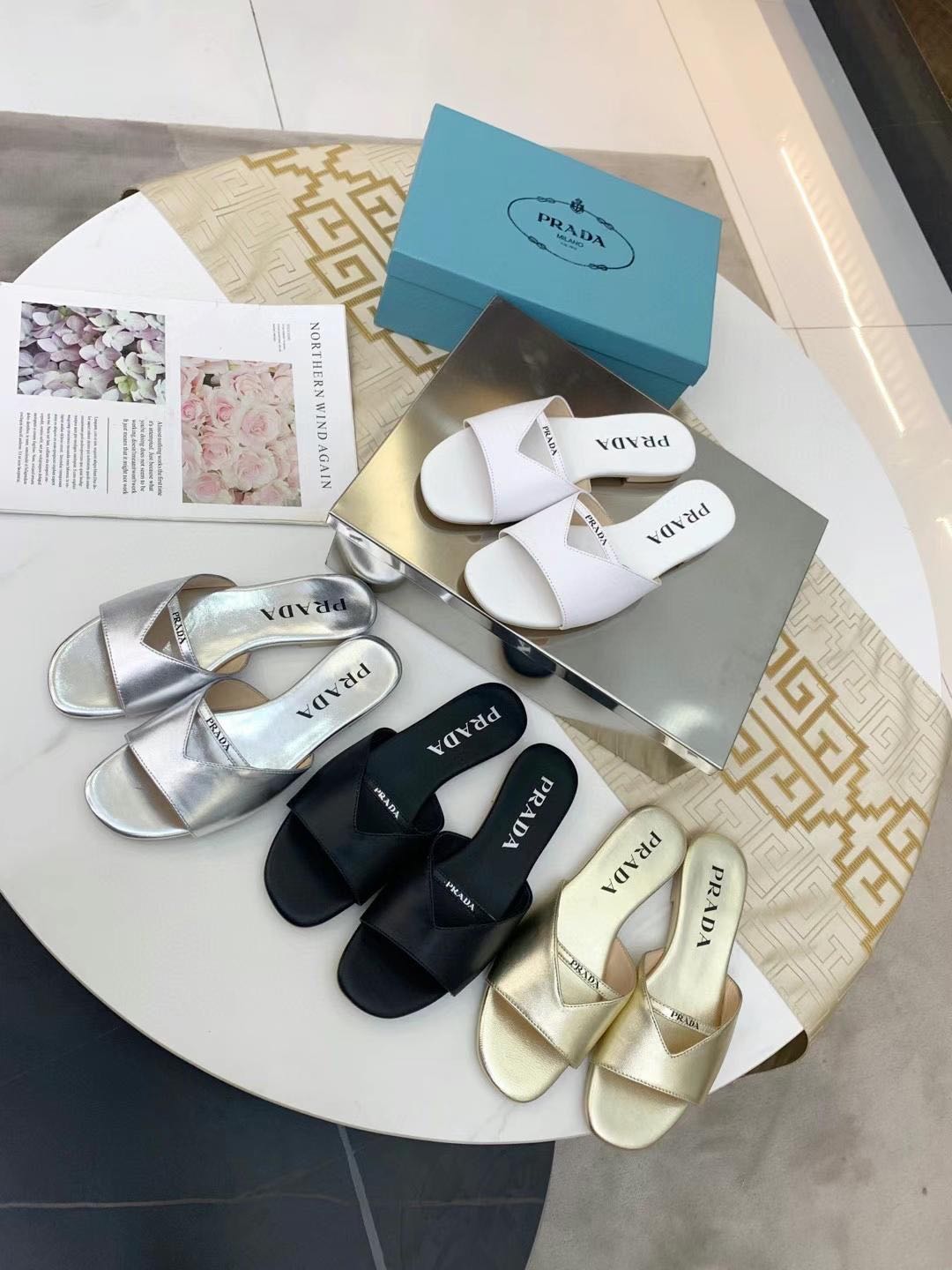Leather custom made 2021 slipper summer ladies flip-flops Korean version of the wild flat sandals H slippers female net red ins outer wear, Black
Leather custom made 2021 slipper summer ladies flip-flops Korean version of the wild flat sandals H slippers female net red ins outer wear, Black